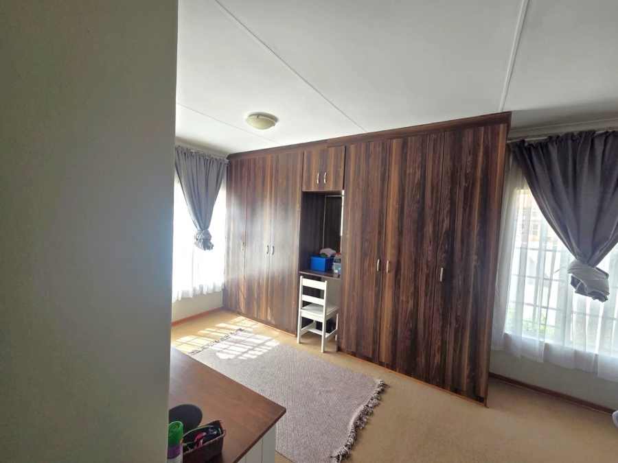 3 Bedroom Property for Sale in Flimieda North West